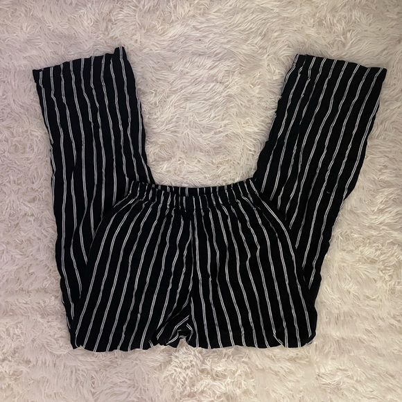 Brandy Melville Pants - Picture 2 of 3